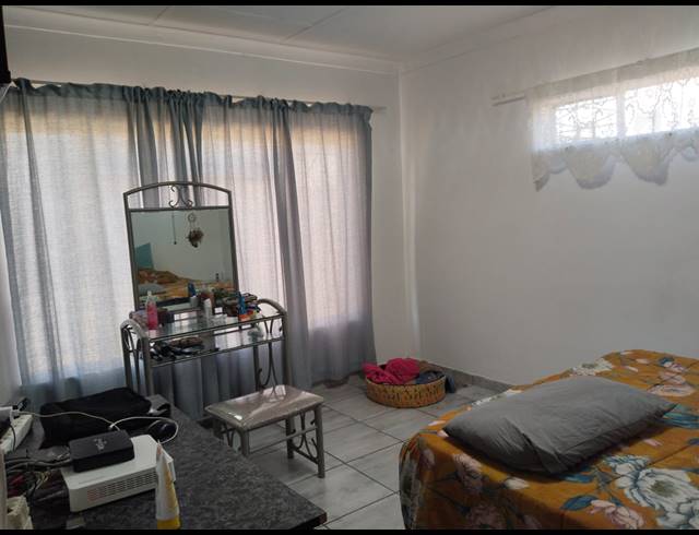 4 BEDROOM HOUSE FOR SALE IN ROTHDENE